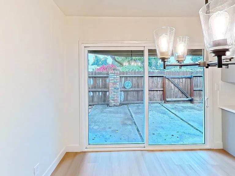 5444 N Maroa Ave #114 — Photo 11