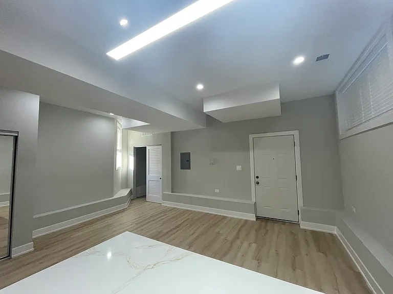 2127 S Marshall Blvd #B — Photo 13