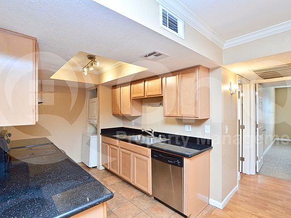 5th image of 740 W Elm St Unit 142