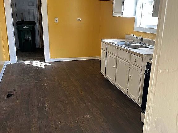 3rd image of 4418 Oates Ave
