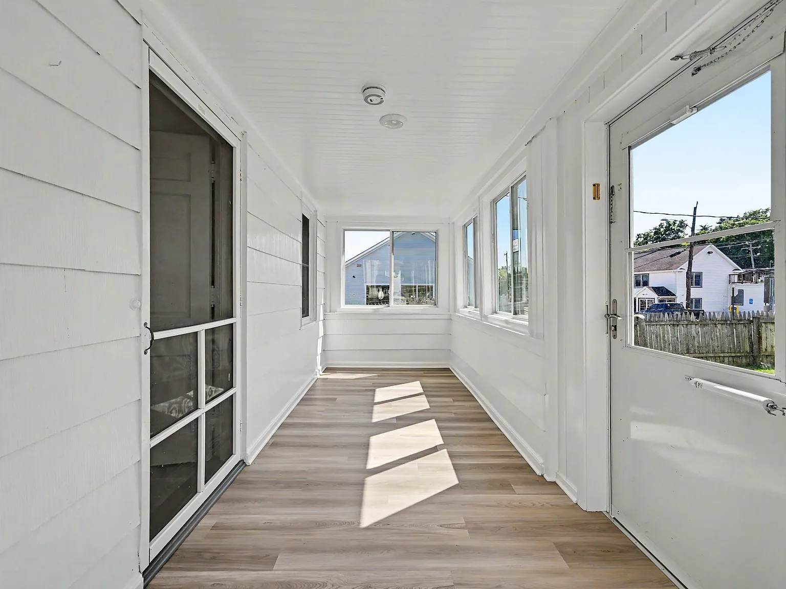 2 bed, 816 sqft, $3,500 — Photo 3