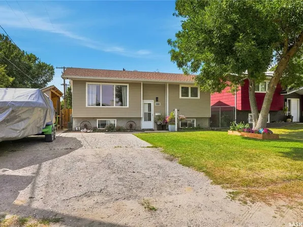 130 6th STREET, Pilot Butte, SK S0G 3Z0