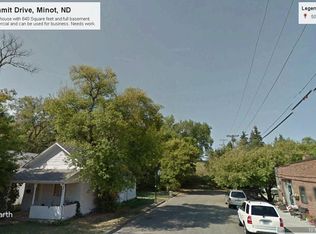 500 Summit Dr, Minot, ND 58701