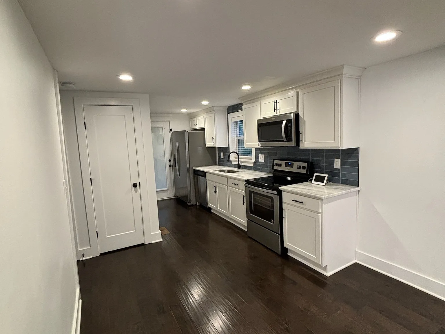 4724 Old Hydes Ferry Pike — Photo 4