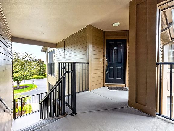 3rd image of 420 SUMMIT RIDGE PLACE #316