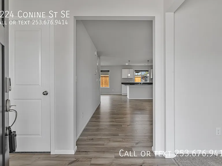 9224 Conine St SE — Photo 6