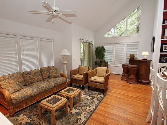 4th image of 44 Governors Ln