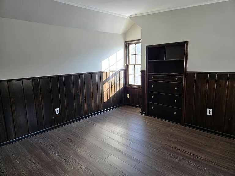1305 Collegewood St — Photo 14