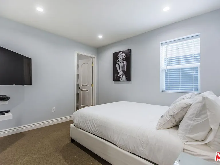 4407 Irvine Ave — Photo 18