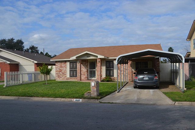 1st image of 2612 Carnation Ave