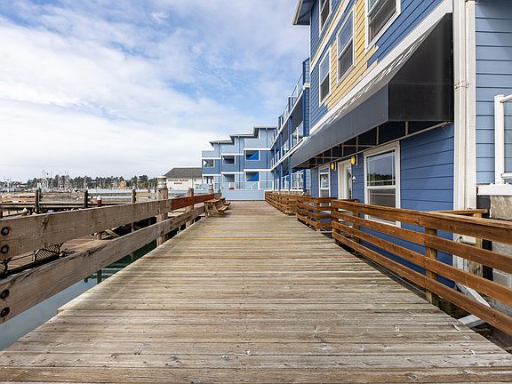 4th image of 890 SE Bay Blvd Unit 119
