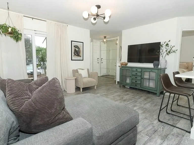 2580 Grassy Point Dr #102 — Photo 3