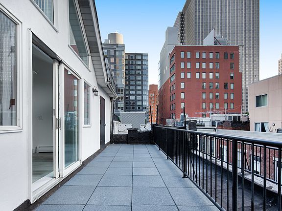 4th image of 74 Leonard St #A