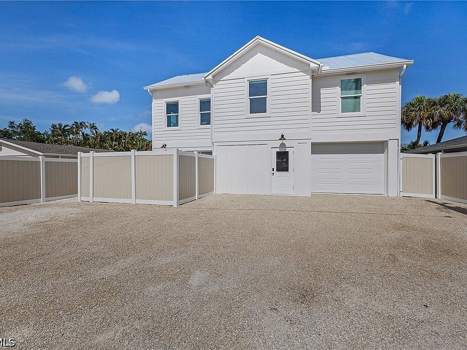 1st image of 2551 Tamarind St