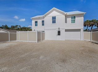 2551 Tamarind St, Saint James City, FL 33956