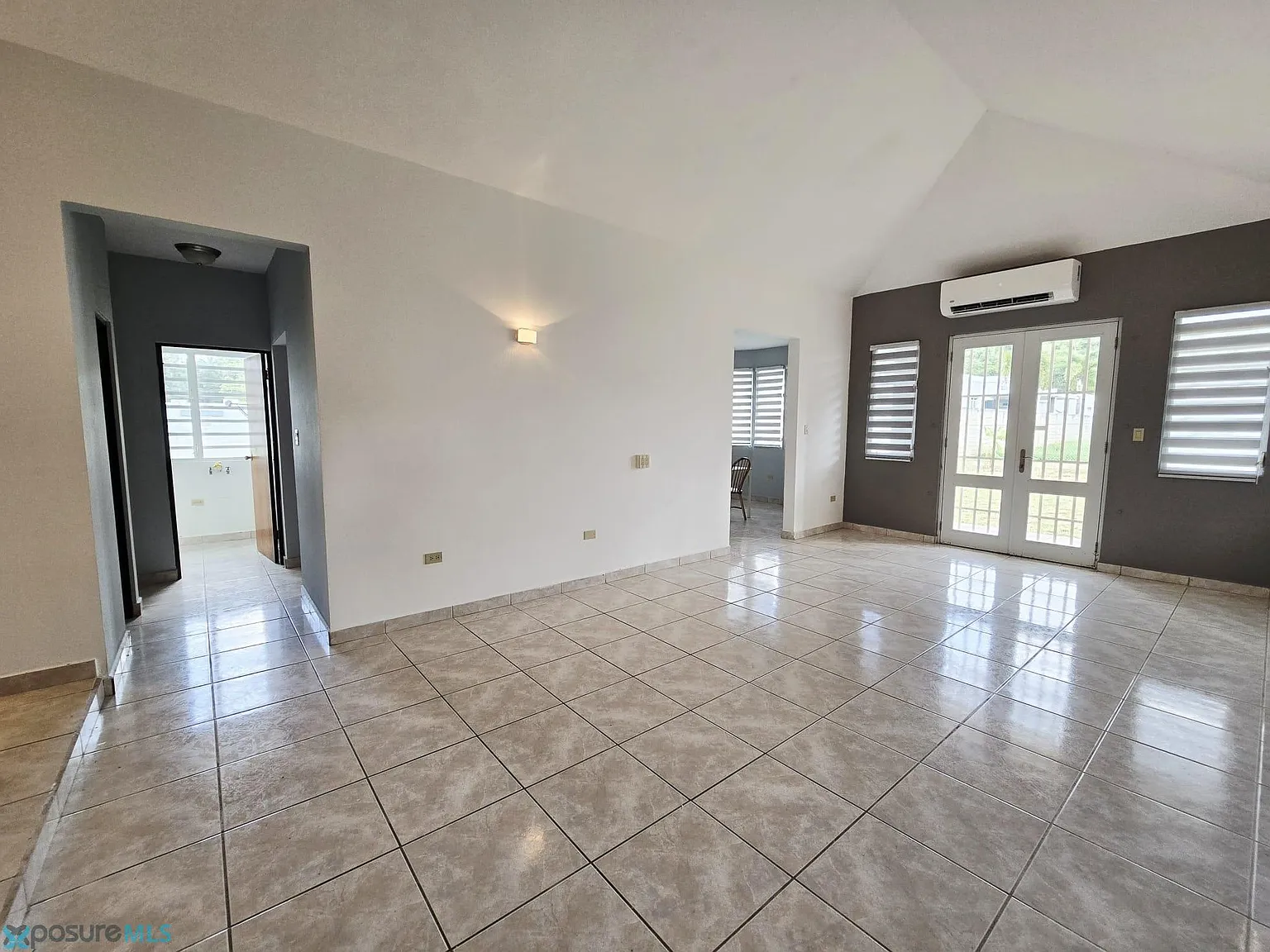 4 bed, 2.5 bath, 1871 sqft, $1,800 — Photo 2