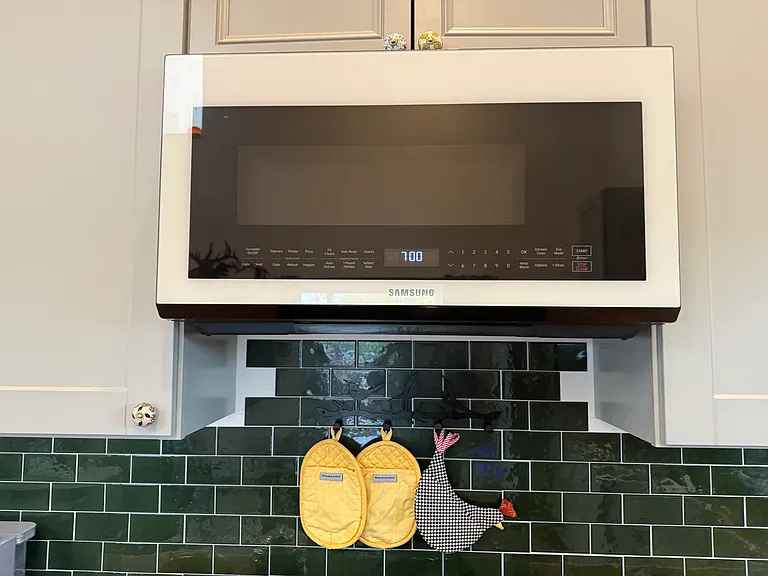 All new appliances - microwave