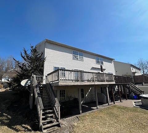 4th image of 110 Frank Dr