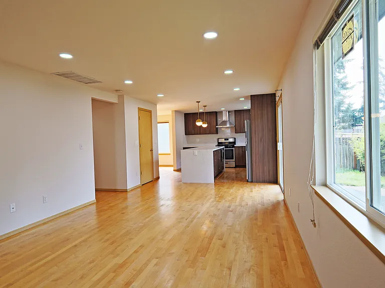 4006 NE 18th St — Photo 19