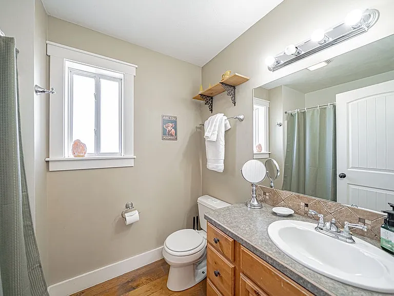 4516 E 200 N — Photo 12
