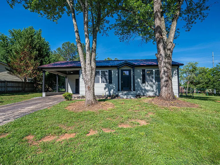 412 Forest Dr — Photo 3