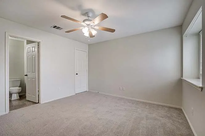1115 Rawhide Trl — Photo 47