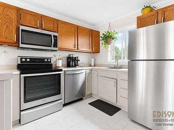 3rd image of 3378 Devonwood Hls NE APT F