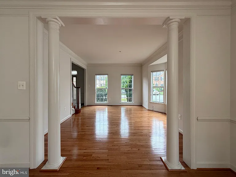 4415 Medallion Dr — Photo 6