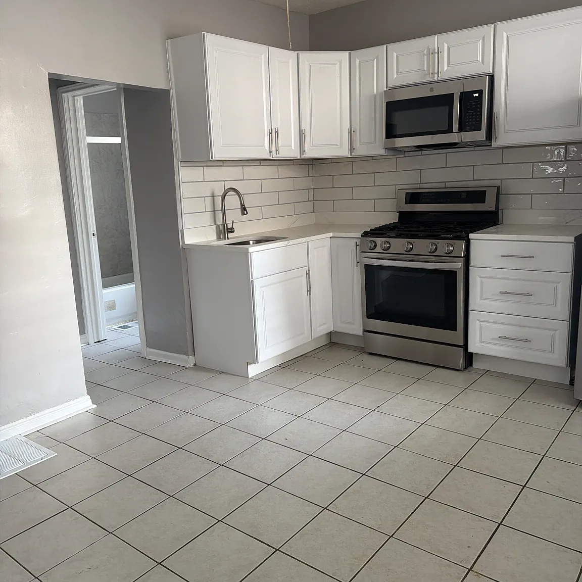 1 bed, 600 sqft, $1,100 — Photo 4