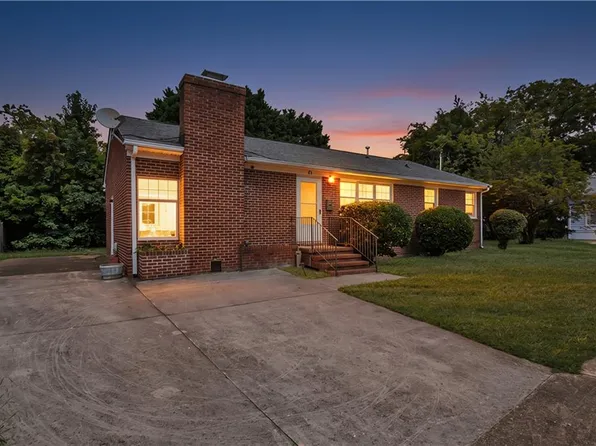 21 Corey Cir, Hampton, VA 23663