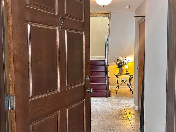 3rd image of 4328 Gentry Ave APT 2