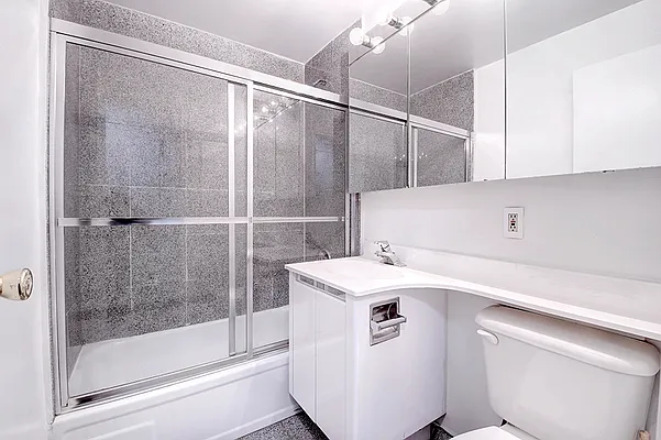 Rented by Urbane Brokerage | media 4