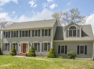 15 Willow Pl, Norfolk, MA 02056