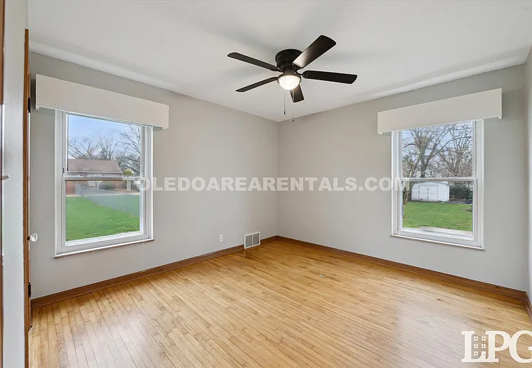 391 Perry Dr — Photo 13