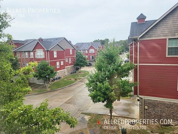 3rd image of 2888 W Redstone Dr