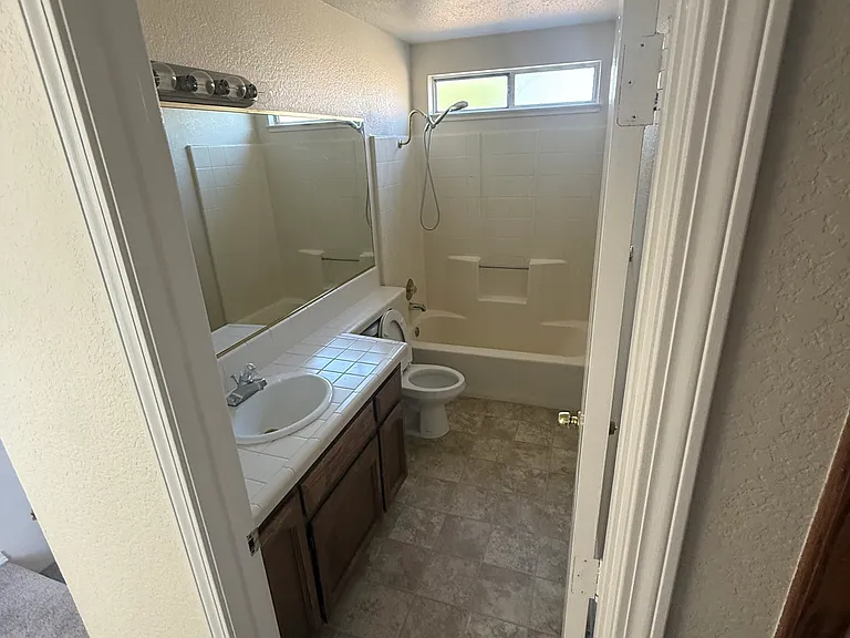 234 Laurelwood Cir — Photo 10