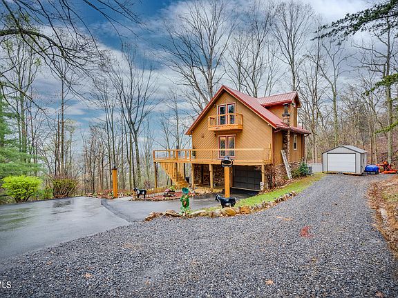 2nd image of 491 Bays Mountain Trl
