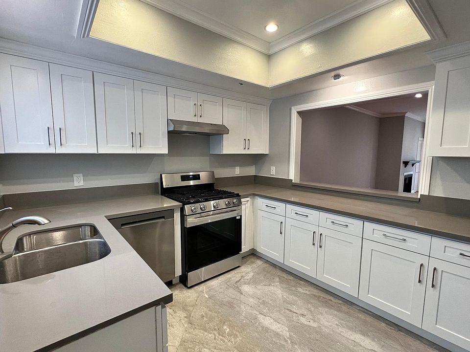 1st image of 2915 Montrose Ave APT 332
