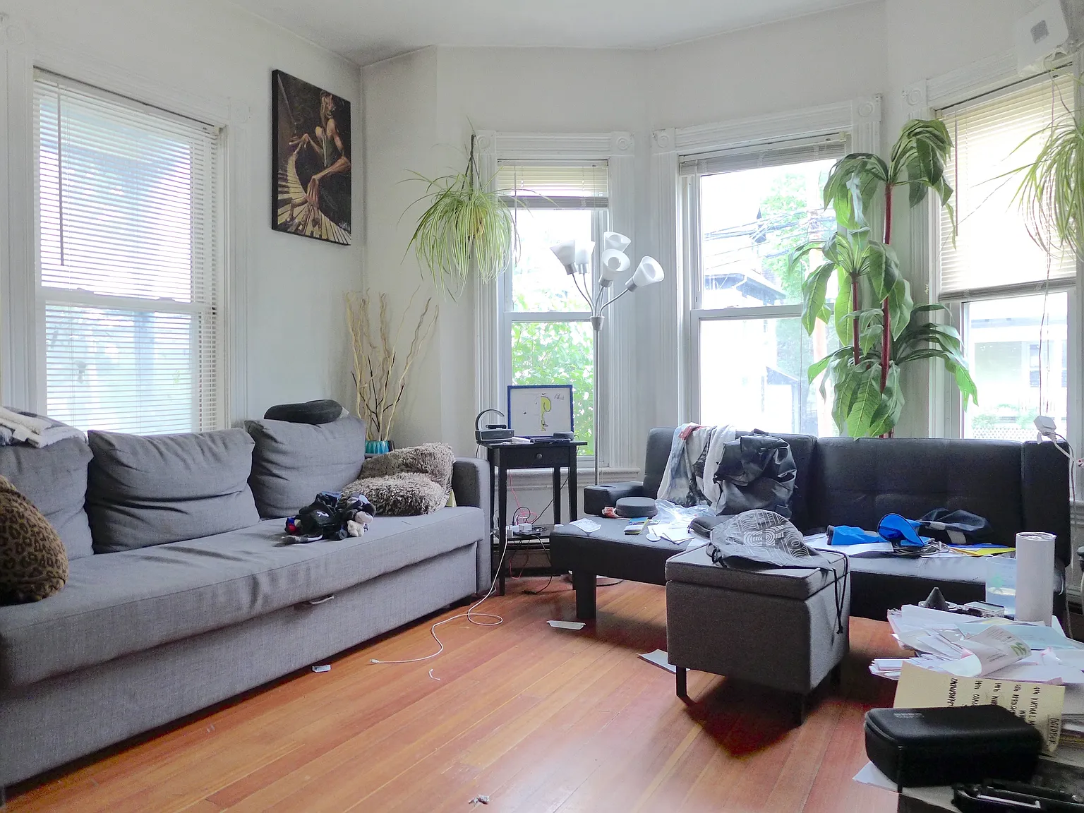 2 bed, 9999 sqft, $2,400 — Photo 1