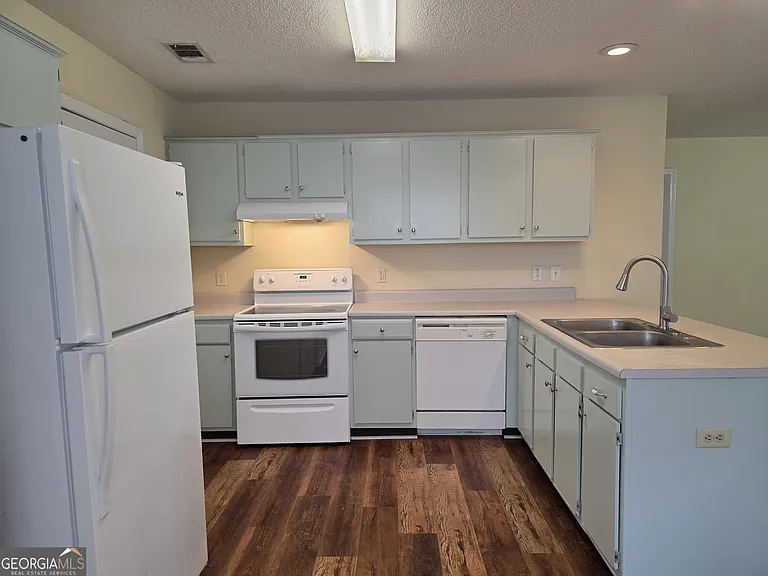 1213 Exley Dr — Photo 5