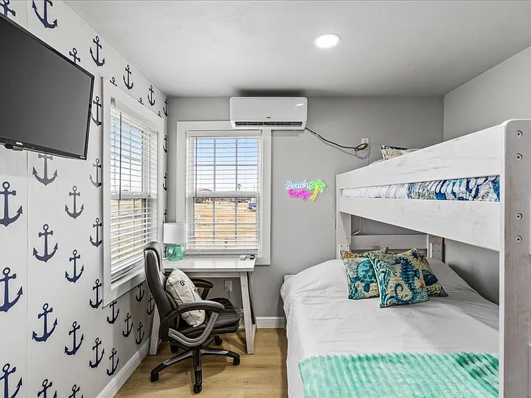 252 Flamingo St — Photo 17