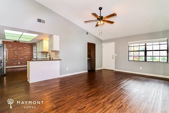 2 bed, 1.0 bath, 1005 sqft, $1,995 — Photo 4