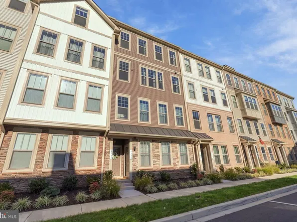 219 Park Central Ter #B, Manassas, VA 20111