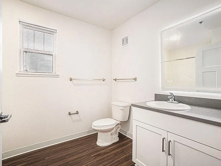 Signature Pointe Apartment Homes — Photo 75