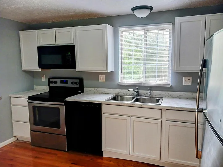 Briarwood Dr — Photo 9