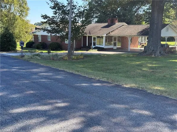 101 Brantley Farm Rd, Mocksville, NC 27028