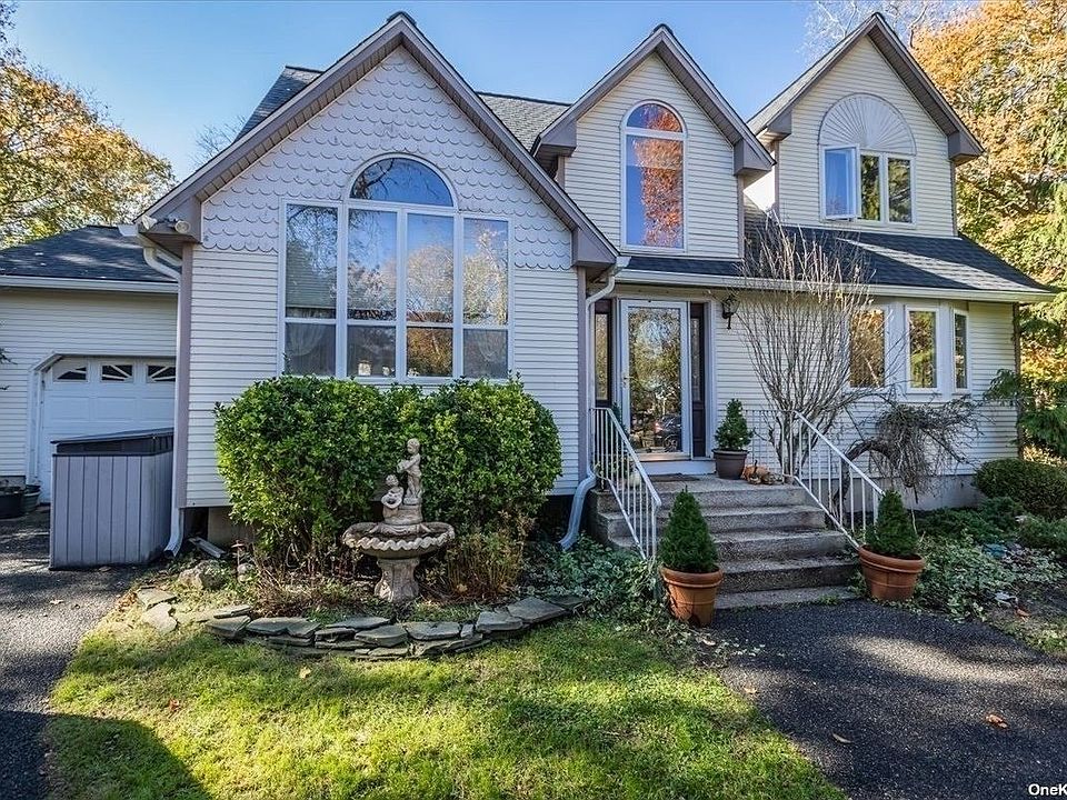 40 Pine St, East Moriches, NY 11940 | Zillow