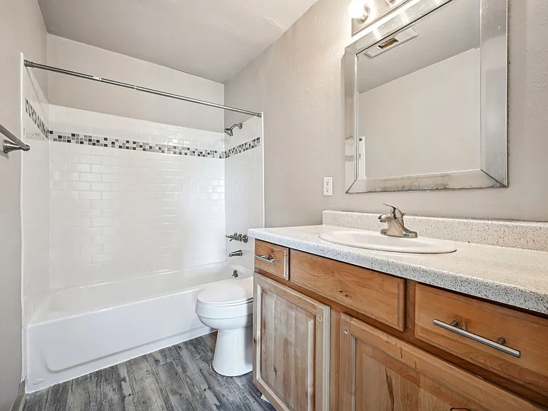 Evergreen 830 Sq.Ft.