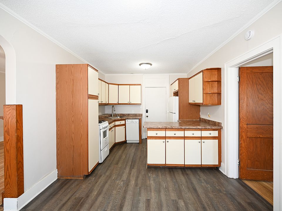 Kitchen/Dining Area