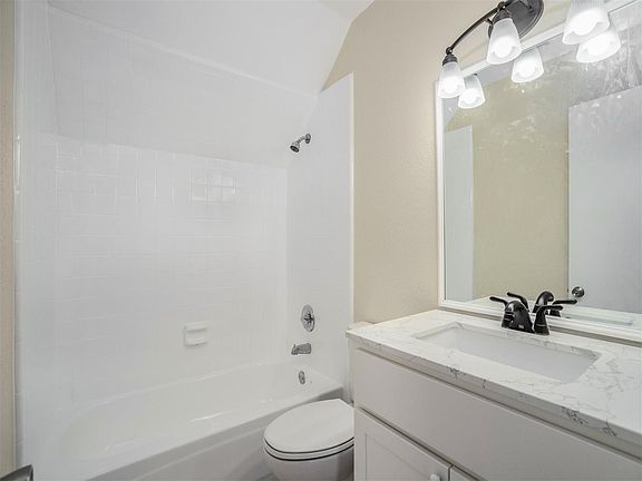 4th image of 521 Olympus St